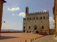 01082008290 - Gubbio.jpg (361984 byte)