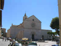 143_4340 - Assisi - Santa Chiara.JPG (212975 byte)