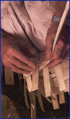 Lavorazione dei cesti in legno