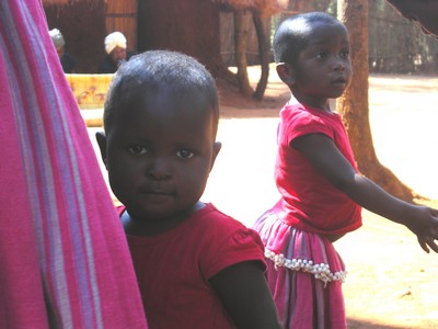 Alcuni bambini del villaggio