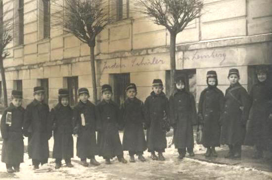 Bambini ebrei a scuola