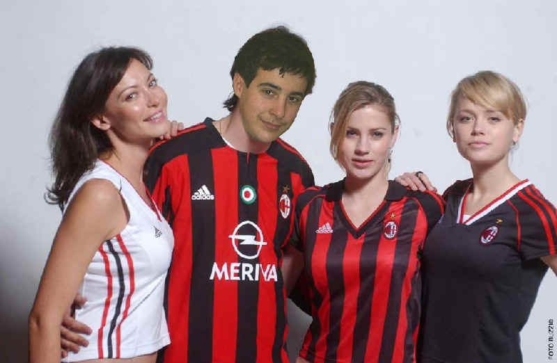 diego kaka e donne.jpg (114818 byte)