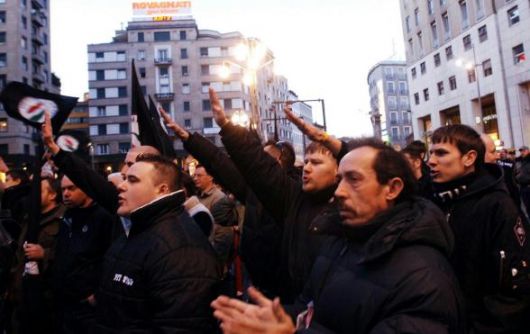 <B>Milano, i neofascisti in piazza </B>