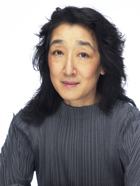 Mitsuko Uchida, biografia