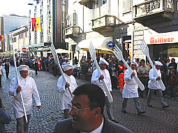 asti006.JPG (41919 byte)
