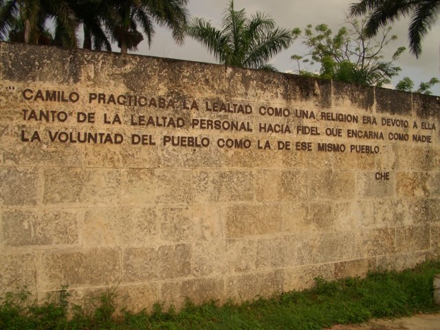 monumentoacamilo11.jpg